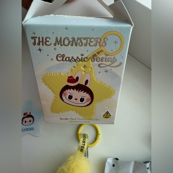 Nwt Labubu Pop Mart X THE MONSTERS: Classic Series Sparkly Star Plush Pendant - Picture 5 of 8